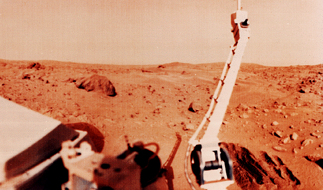 Viking I lands successfully on Mars