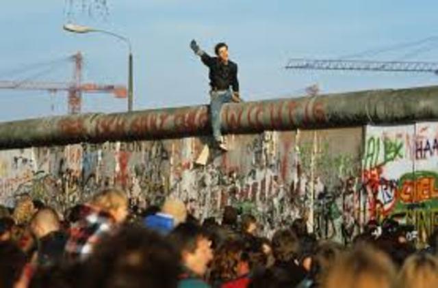 The Falling Of The Berlin Wall