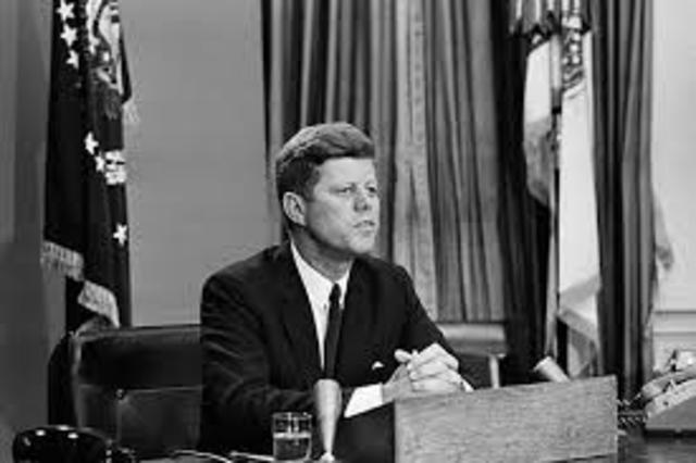 JFK forces University of Alabama to desegregate