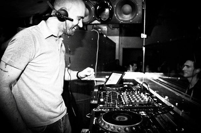 John '00' Fleming - GROOVE