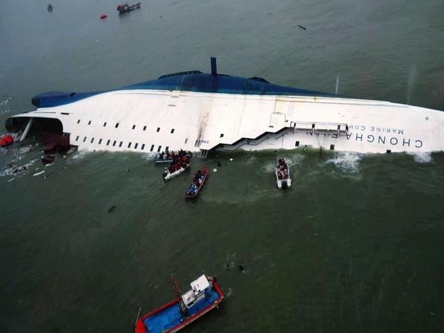 South Korean Ferry Sinks