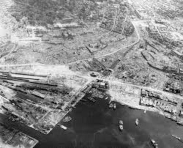 US drops bombs on Hiroshima and Nagasaki