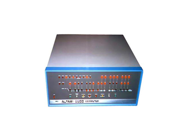 CUARTA GENERACIÓN: 1975