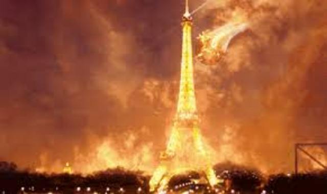 fire damage wer top of eiffel tower