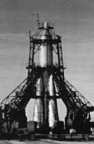 soviets launch sputnik