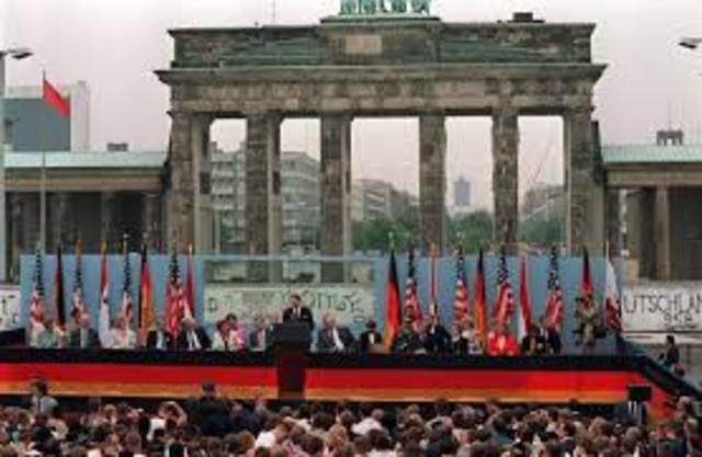 Reagan speech at Brandenberg Gate, West Berlin