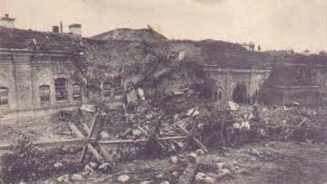 Einsatzgruppen shoot nearly 3,000 Jews at the Seventh Fort, one of the 19th-century fortifications surrounding Kovno