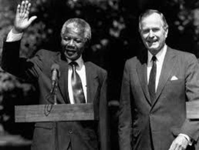 Bush Supports Democracy in South Africa