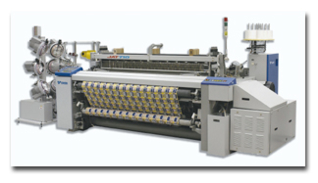 Richard Arkwright inventa la máquina de tejer