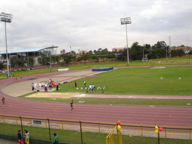 estadio de atletismo el salitre