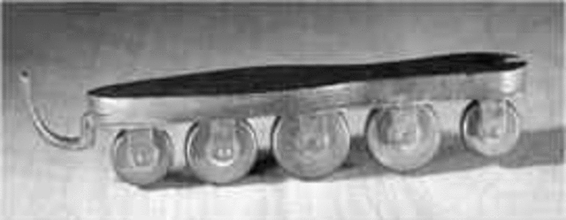 Robert John Tyers, diseñó unos patines llamados por él "rolitos"