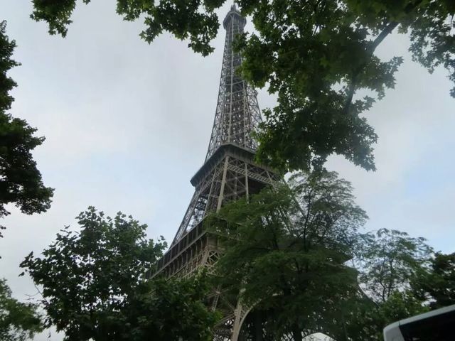 Yo fui a Torre Eiffel.