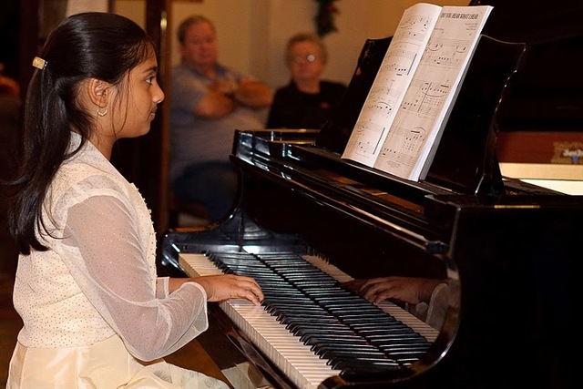 Piano Christmas recital at Winfrey Hotel
