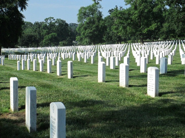 Hice una gira de Cementerio Nacional de Arlington el doce de junio, dos mil trece.