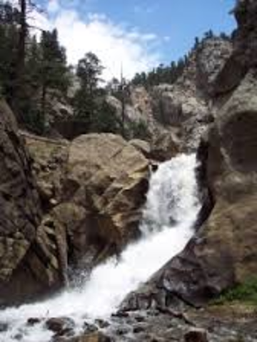 Encouters a dangerous waterfalls along the Colorado River