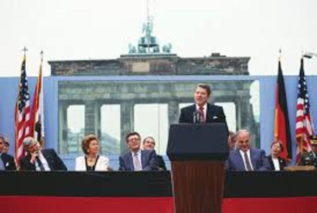 Reagan speech at Brandenberg Gate, West Berlin