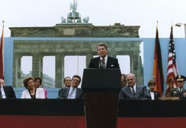 Reagan's speech at Brandenberg Gate, West Berlin