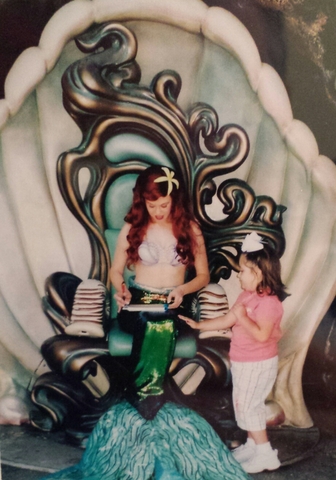 Riajé a Disneyland el doce de abril, dos mil quatro.