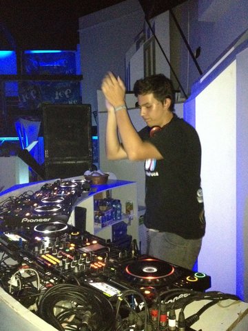 Abro primer concierto de Musica Electronica