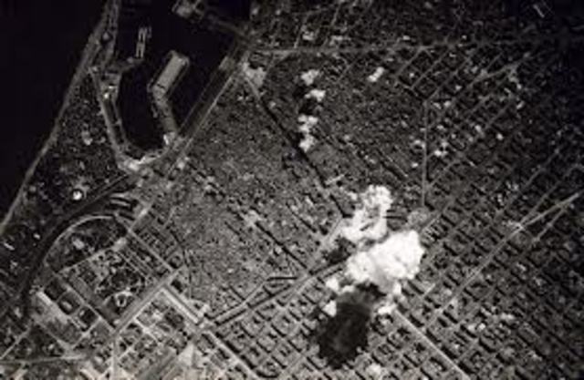 ELS ALEMANYS BOMBARDEIG ALMERIA COM A REVENJA DEL ATAC AERI AL CUIRASSAT DEUCTSCHLAND