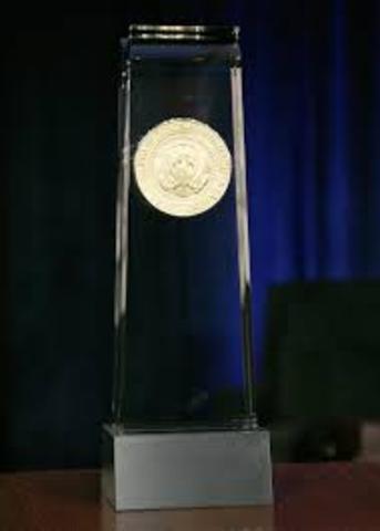 El congreso de estados unidos establece el premio a la calidad Malcom Baldrige