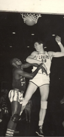 Re-match: Globetrotters vs. Lakers