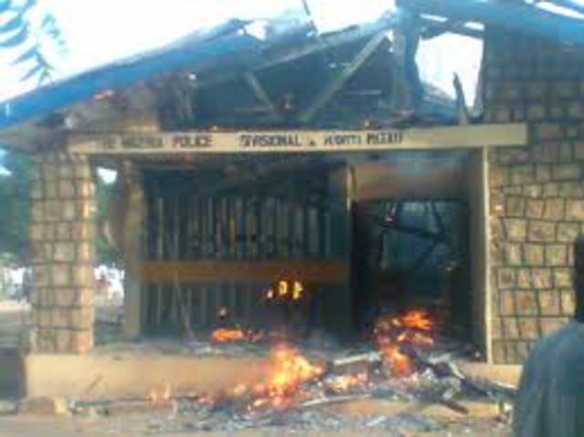 Bomb In Poilce Station And Bank