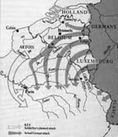 Moltke orders the Schlieffen plan to proceed