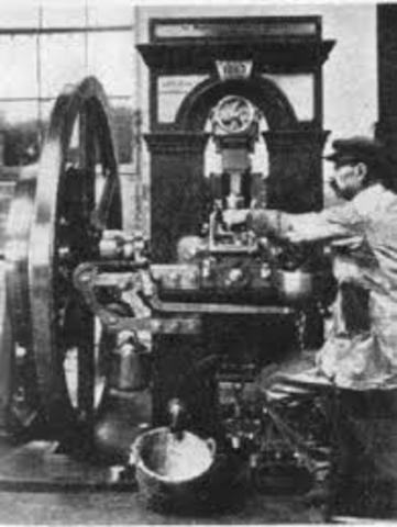 Variedad de herramientas para la maquinaria.