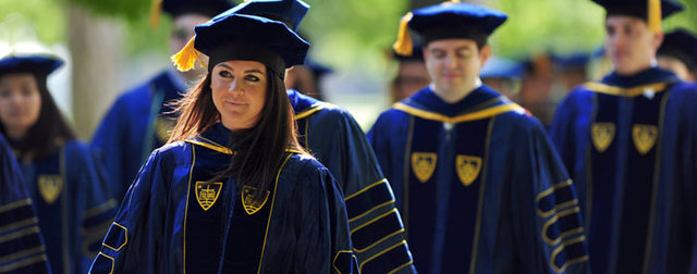 Notre Dame Graduación