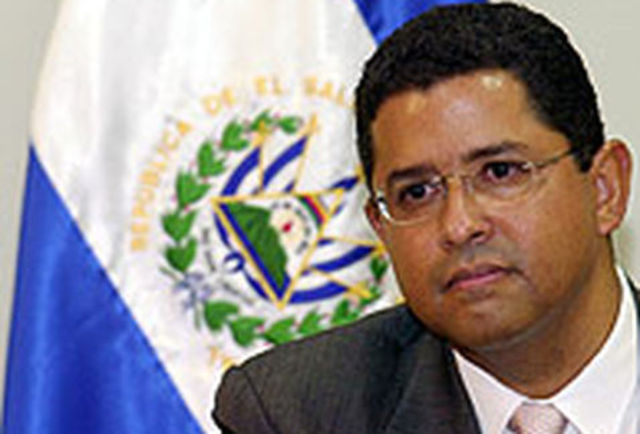 Flores dialoga con la MS-13