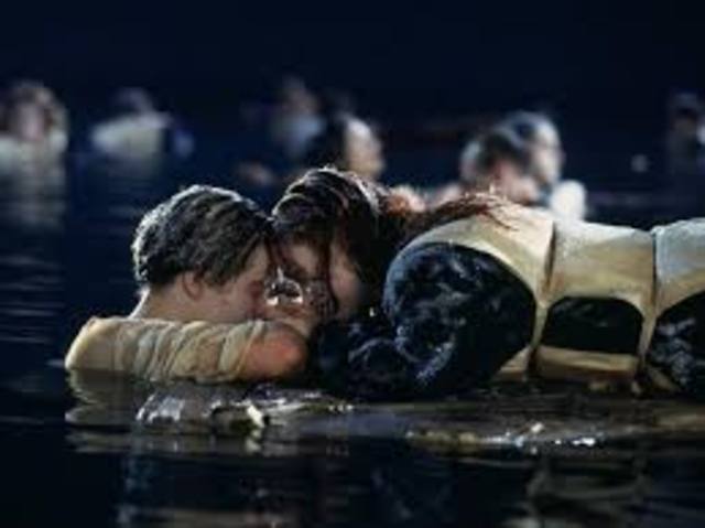 The ship werck area is searched for bodies