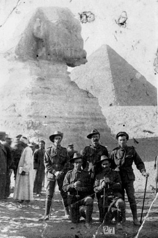 Australian troops arrive in Egypt