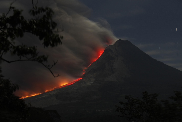 Indonesia's Sangean Api Volcano eruption