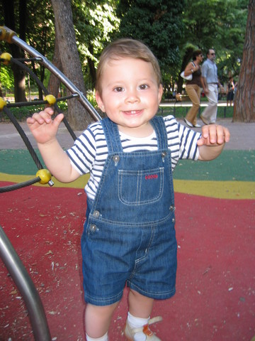 Primeros pasos de Miguel en el Parque del Carmen