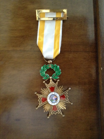 Received Lazo de Dama Isabel La Catolica Award