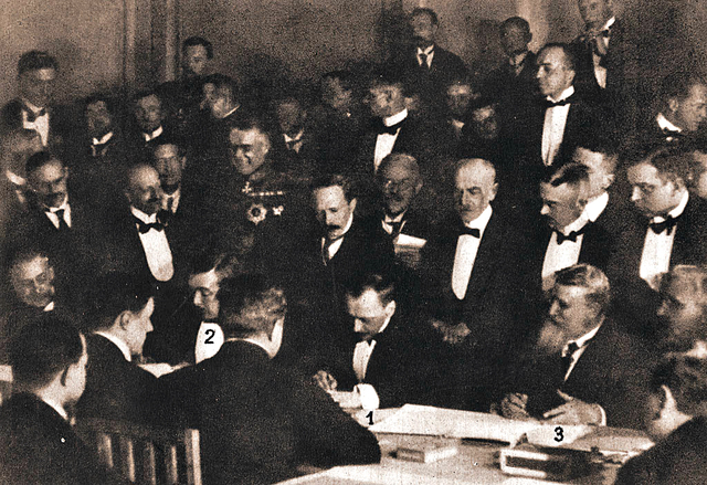 Russia signs the Treaty of Brest Litovsk