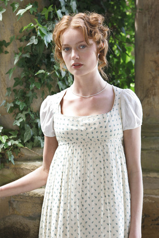 Isabella flee's and Hindley dies