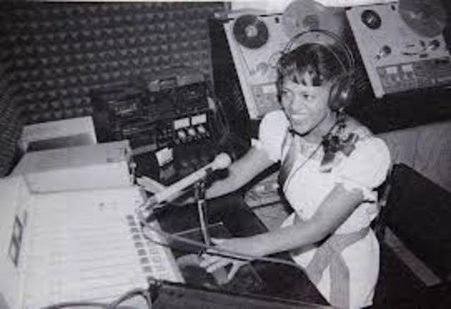 Primeras transmisiones de la Radio.