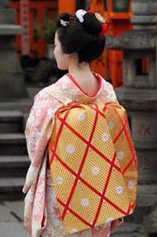 When the obi-tied silhouette modern kimono was acheived