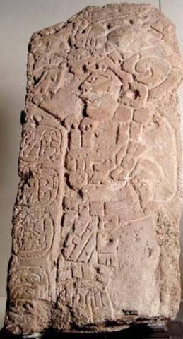 Primeros glifos mayas, sobre piedra.