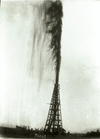 Oil Found at Spindletop