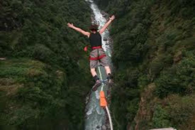 BUNGEE JUMPING