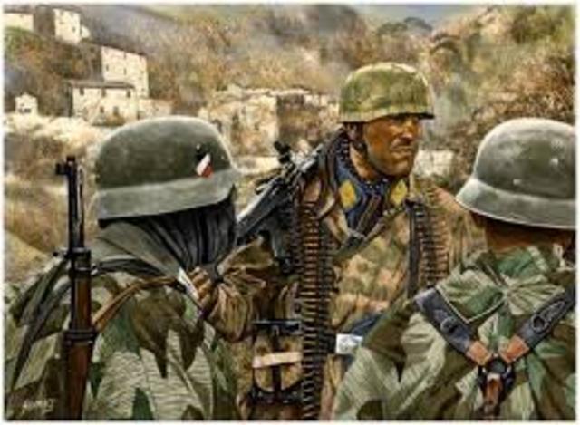 Alemania invade Noruega y Dinamarca.