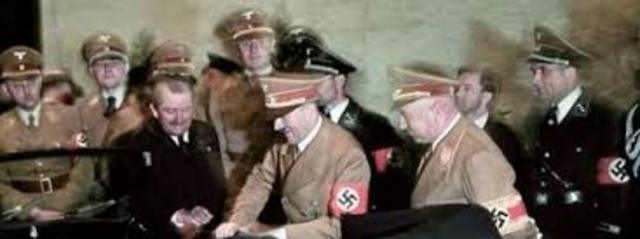 Conferencia de los aliados (Inglaterra, Francia, EE.UU.) en Casablanca (Marruecos).