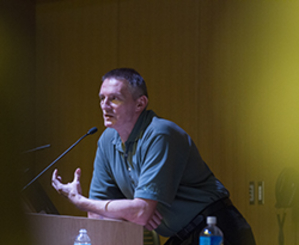 Senadz Lubovac presents on his experiences in Bosnia