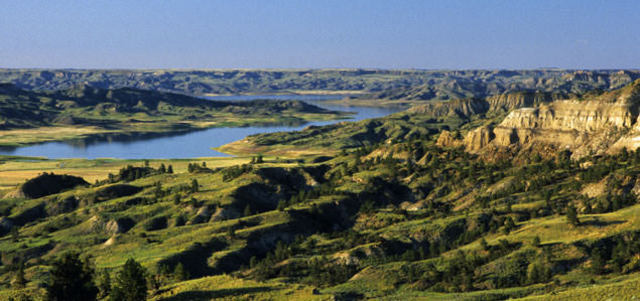 King Abdullah appoints Marouf Bakhit Prime Minister.