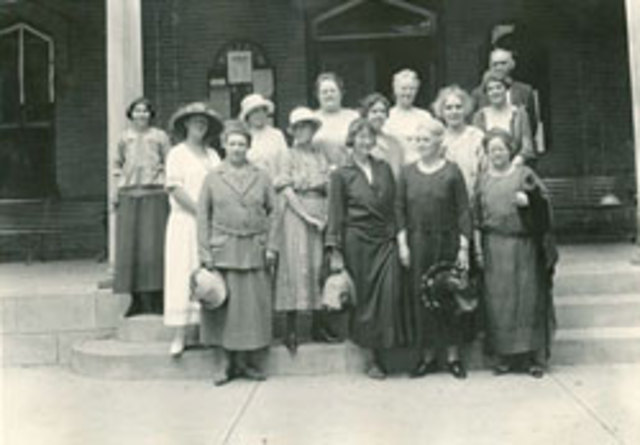 1954 the first women jurie in texas.