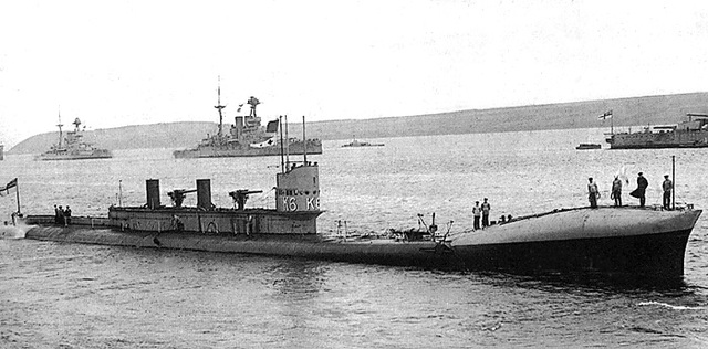 Germany goes all out on Submarine attack again