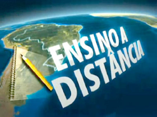 Fundação da Associação Europeia de Universidades de Ensino a Distância